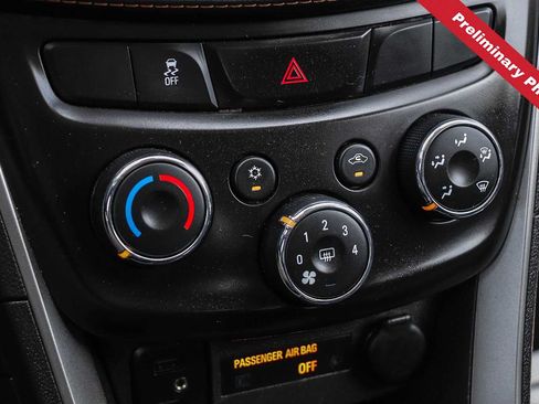 Used 2022 Chevrolet Trax LT w/ Driver Confidence Package AWD/4WD image 18