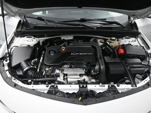Used 2016 Chevrolet Malibu LT FWD image 12