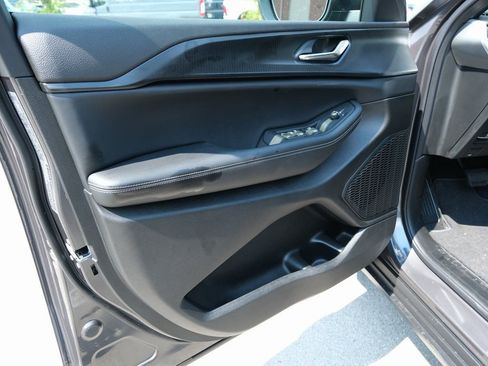 New 2025 Jeep Grand Cherokee L Laredo w/ Luxury Tech Group I image 15