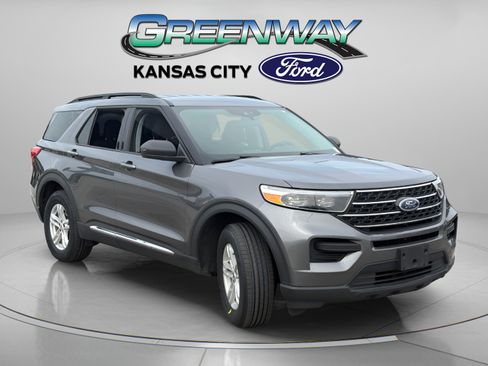 Used 2023 Ford Explorer XLT AWD/4WD image 1