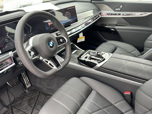 New 2026 BMW 740i image 9