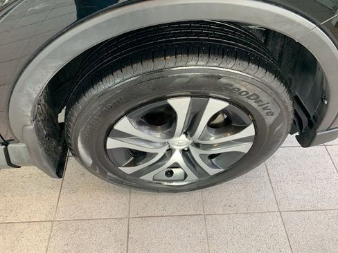 Used 2018 Toyota RAV4 LE image 21