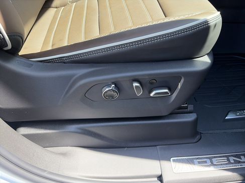 New 2026 GMC Yukon XL Denali Ultimate w/ LPO, Floor Liner Package AWD/4WD image 21