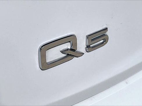 Used 2021 Audi Q5 Premium Plus image 30