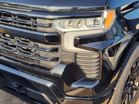 Used 2023 Chevrolet Silverado 1500 RST AWD/4WD image 8