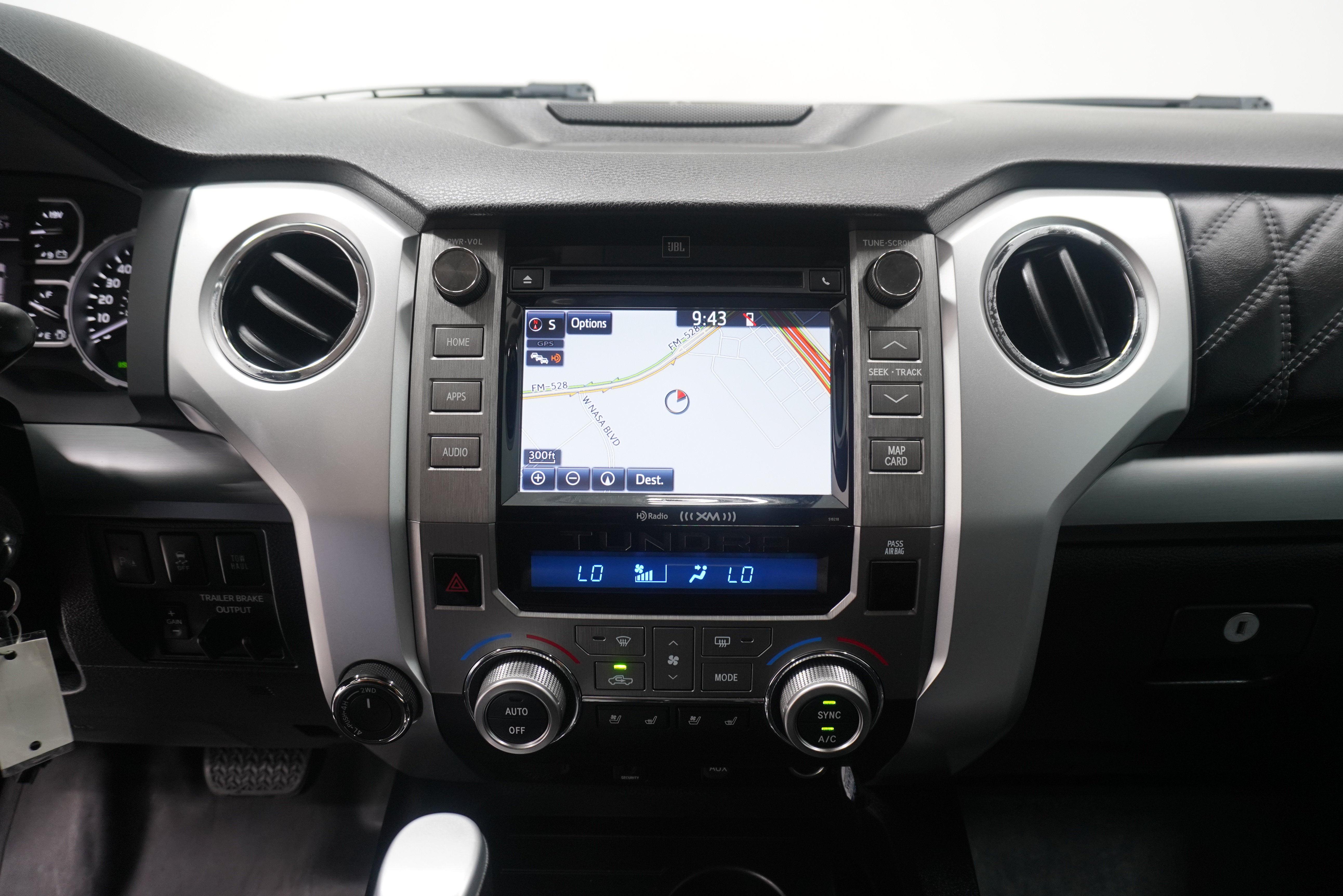 Used 2018 Toyota Tundra Platinum AWD/4WD image 21