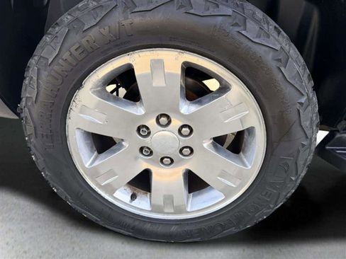 Used 2010 GMC Yukon SLT w/ Regional Value Package image 19