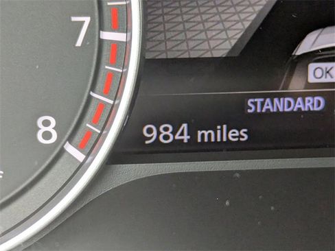 Used 2024 Nissan Pathfinder SL w/ Black Appearance Package image 32