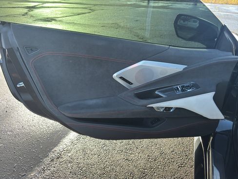 Used 2023 Chevrolet Corvette Stingray Premium Cpe w/ Z51 Performance Package image 10