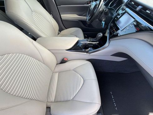 Used 2019 Toyota Camry SE FWD image 35