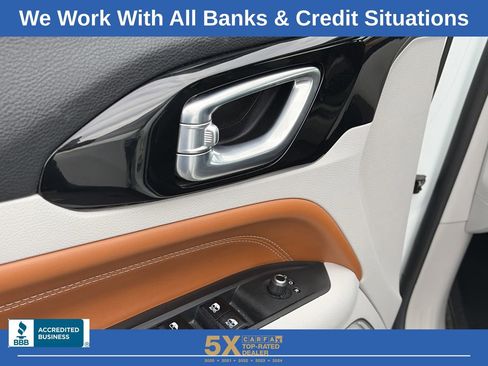 Used 2024 Jeep Compass Limited image 25