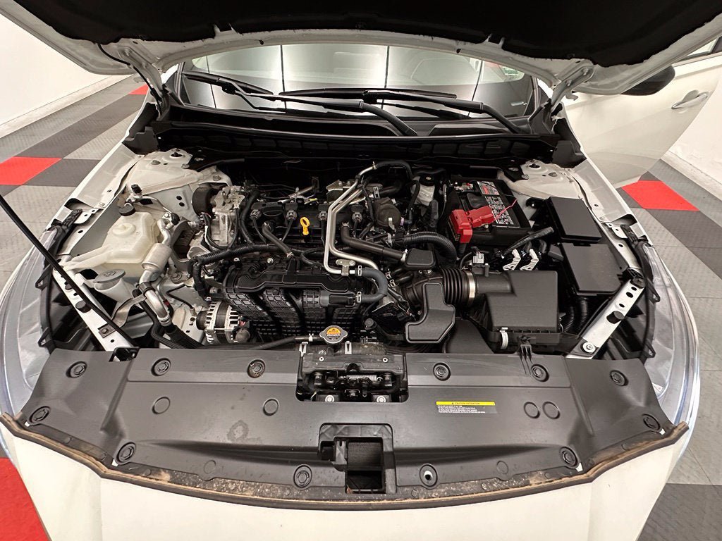 Used 2025 Nissan Altima 2.5 SV FWD image 19