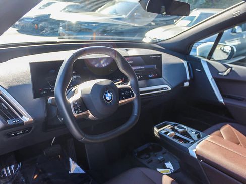 Used 2026 BMW iX xDrive45 image 17