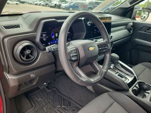 Used 2024 Chevrolet Colorado W/T image 14