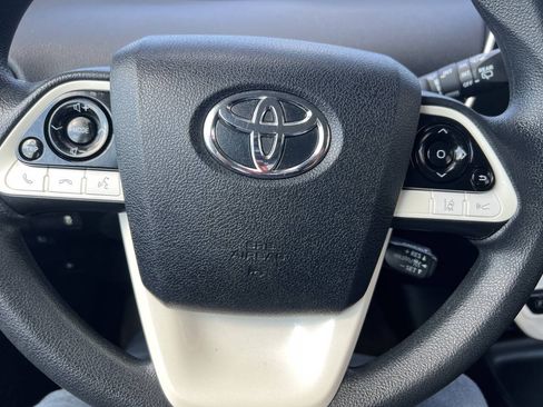 Used 2017 Toyota Prius Two FWD image 11