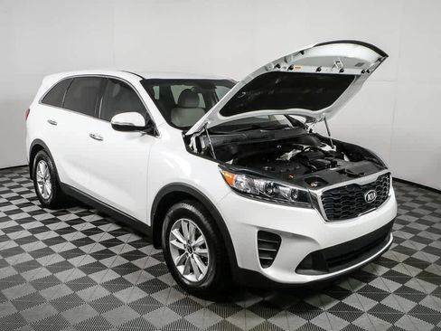 Used 2020 Kia Sorento LX image 34