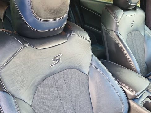 Used 2015 Chrysler 200 S AWD/4WD image 14