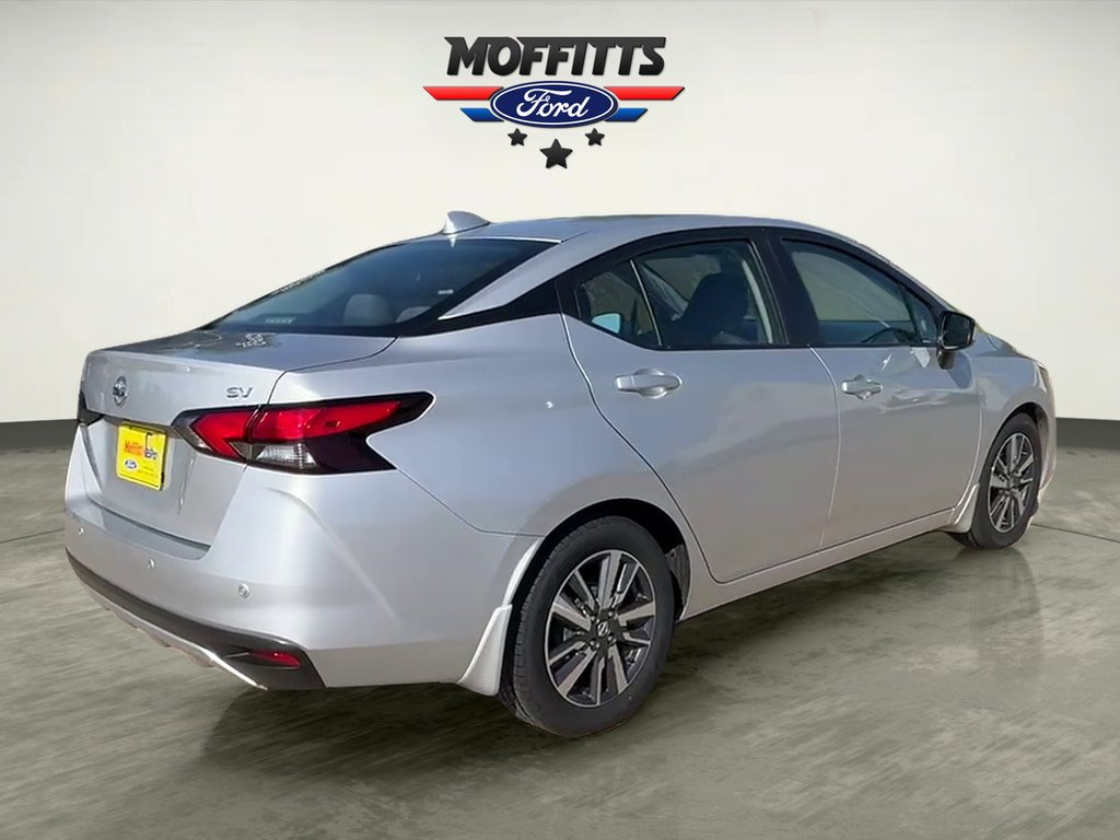 Used 2020 Nissan Versa SV FWD image 5