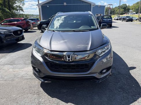 Used 2019 Honda HR-V Sport image 2