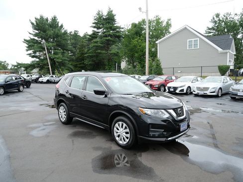 Used 2018 Nissan Rogue S AWD/4WD image 2