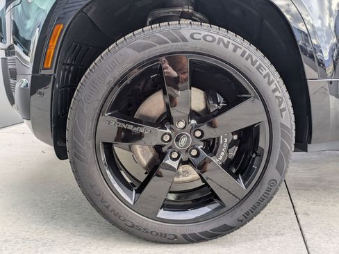 New 2025 Land Rover Defender 110 V8 image 23