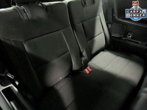 Used 2023 Ford Explorer XLT AWD/4WD image 28