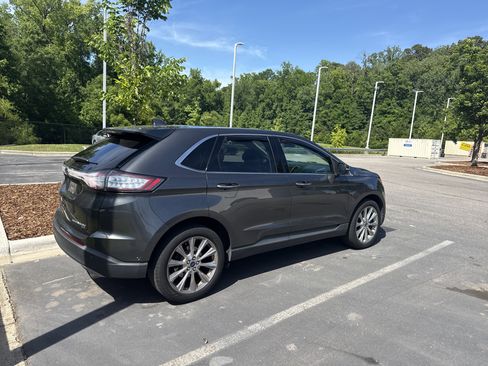 Used 2018 Ford Edge Titanium w/ Equipment Group 302A AWD/4WD image 6