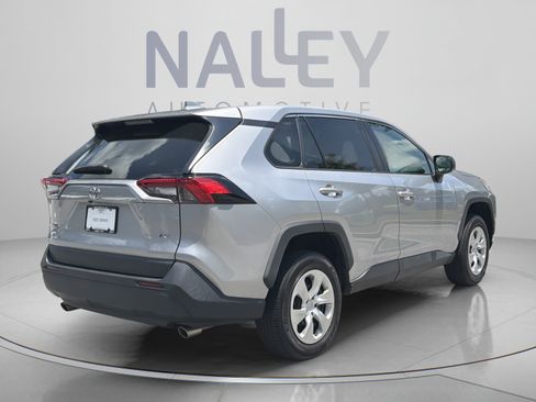 Used 2023 Toyota RAV4 LE FWD image 9