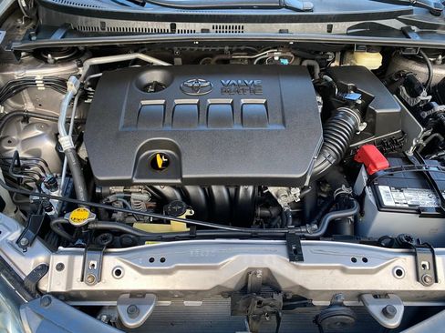 Used 2015 Toyota Corolla LE FWD image 10