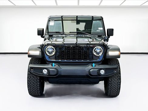 Used 2024 Jeep Wrangler Unlimited AWD/4WD image 2