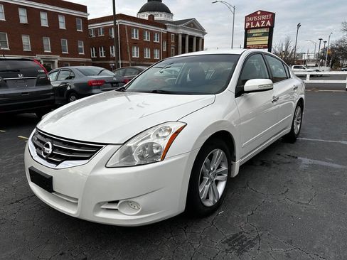 Used 2012 Nissan Altima 3.5 SR image 2