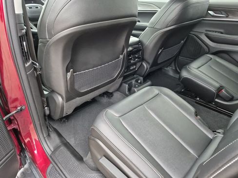 Used 2023 Jeep Grand Cherokee L Limited AWD/4WD image 18