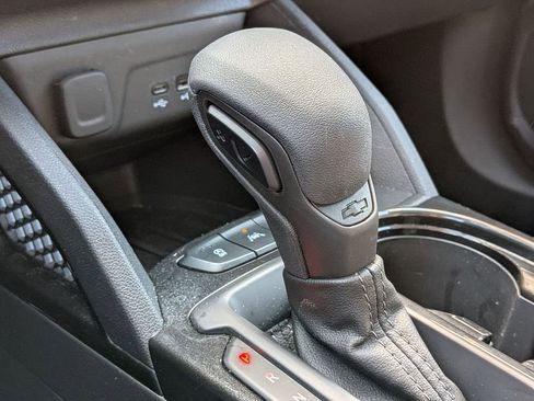 Used 2025 Chevrolet TrailBlazer LT AWD/4WD image 18