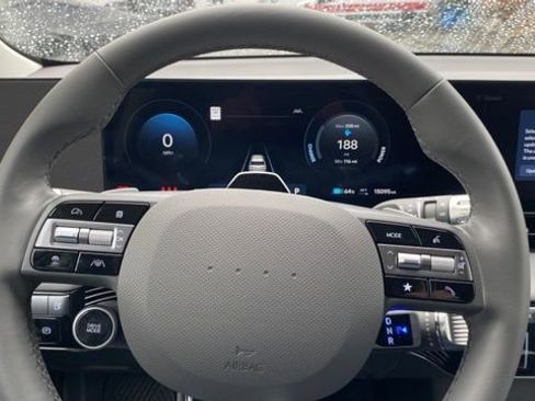 Used 2025 Hyundai Ioniq 5 SE image 33