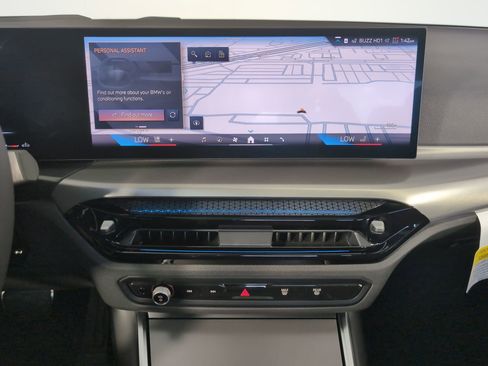 Used 2026 BMW 330i Sedan w/ M Sport Package image 23