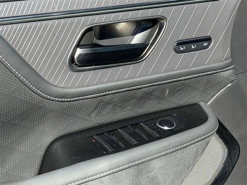 New 2026 INFINITI QX80 Autograph image 18