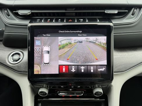 Used 2023 Jeep Grand Cherokee Overland w/ Adv Protech Group III image 23