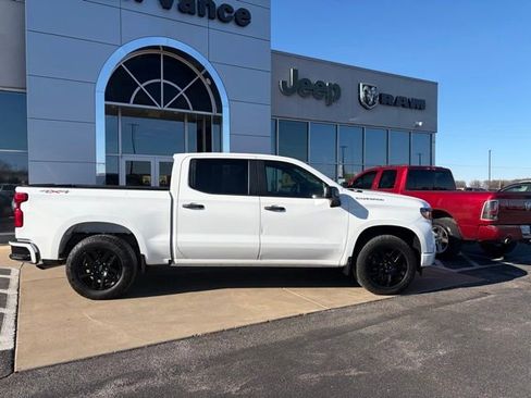 Used 2022 Chevrolet Silverado 1500 Custom image 7