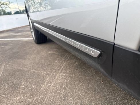 Used 2017 Ford Explorer Limited FWD image 17