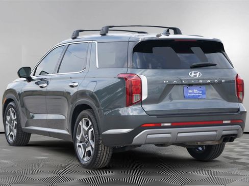 Used 2023 Hyundai Palisade SEL w/ Premium Package FWD image 6