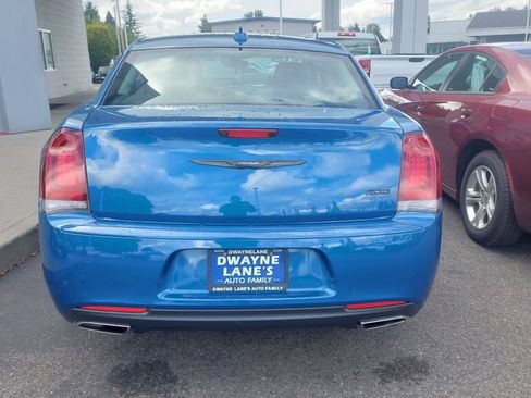 Used 2023 Chrysler 300 Touring w/ Sport Appearance Package RWD image 4