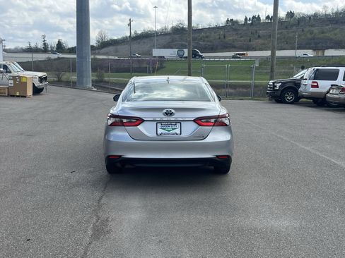 Used 2024 Toyota Camry LE image 6
