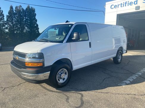 New 2025 Chevrolet Express 3500 Work Van w/ Driver Convenience Package image 3