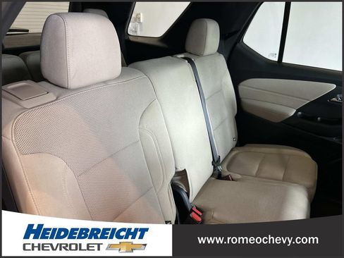 Used 2023 Chevrolet Traverse LS FWD image 32