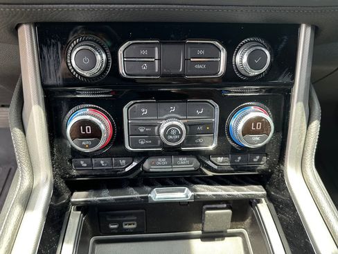 Used 2021 GMC Yukon Denali w/ Denali Ultimate Package RWD image 21