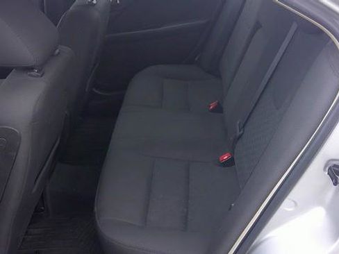 Used 2010 Ford Fusion SE image 9