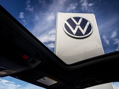 Used 2015 Volkswagen GTI Autobahn image 40