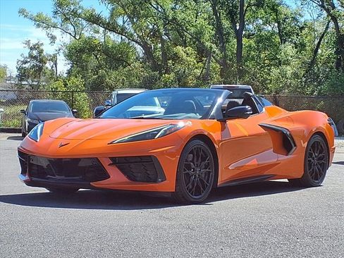 Used 2023 Chevrolet Corvette Stingray Preferred Conv w/ Z51 Performance Package RWD image 3
