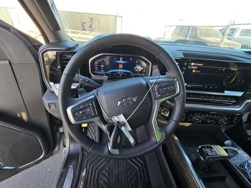 Used 2025 Chevrolet Silverado 1500 LT Trail Boss AWD/4WD image 7