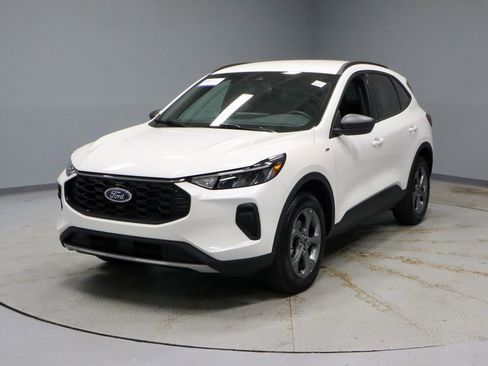 Certified 2025 Ford Escape ST-Line w/ Tech Pack #1 AWD/4WD image 8